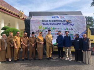 Gubernur Terima Bantuan Alkes dari Laznas LMI Sumsel untuk Korban Bencana Sumbar