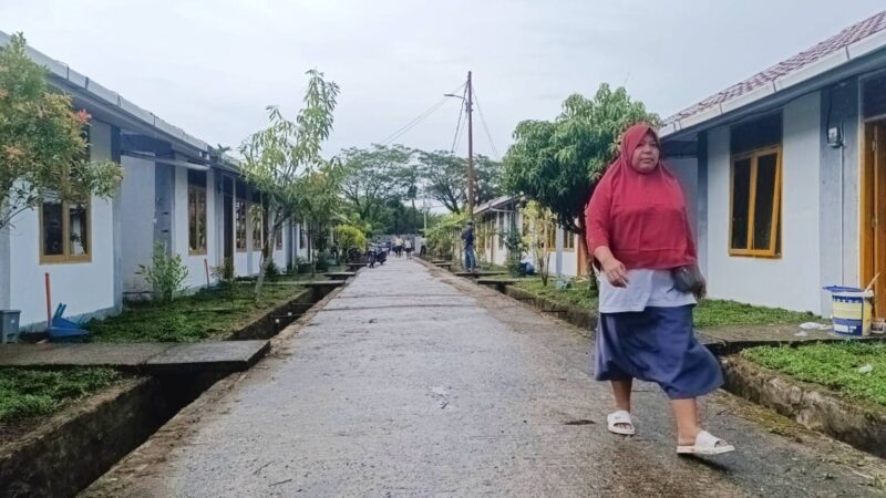 Jumlah korban banjir Bandang di Padang yang masih berada di pengungsian terus berkurang. Kini, hanya 262 orang yang masih bertahan di