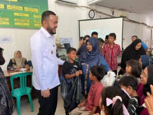 Ribuan anak-anak mengikuti khitan gratis di Baznas Padang yang dimulai pada Senin (22/12/2025) hingga Sabtu (27/12/2025).