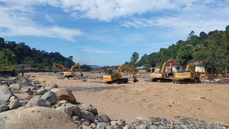 Akses jalan Batu Busuk di Kecamatan Pauh, Kota Padang, sudah bisa kembali dilewati oleh kendaraan roda dua. Sebelumnya, akses jalan tersebut
