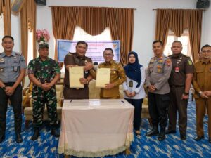 Kejaksaan Negeri (Kejari) Batusangkar bersama Pemkab Tanah Datar melakukan penandatanganan perjanjian kerja sama dalam Penerapan