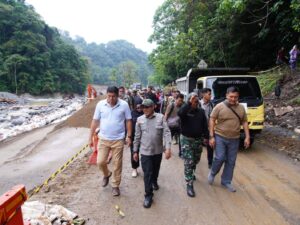 Bupati Tanah Datar Eka Putra bersama Wali Kota Padang Panjang Hendri Arnis, Dandim 0307 TD, Kapolres Padang Panjang dan PPK 1 BPJN