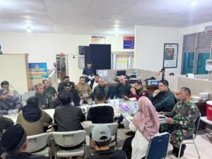 Wakil Bupati Tanah Datar, Ahmad Fadly memimpin rapat evaluasi rencana pembangunan hunian sementara (huntara) bagi korban bencana