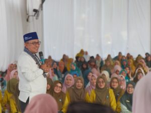 Bupati Tanah Datar, Eka Putra mengatakan bahwa saat ini pemerintah daerah sedang mempersiapkan data dan juga lahan untuk pembangunan huntara