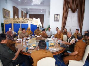 Pemkab Tanah Datar menggelar rapat koordinasi (rakor) terbatas bersama kepala OPD terkait dalam percepatan penanganan bencana di Indojolito