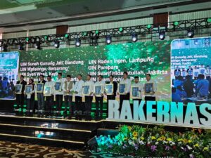 UIN Imam Bonjol Padang menerima penghargaan dari Menteri Agama Republik Indonesia sebagai Badan Publik dengan Kualifikasi Informatif.