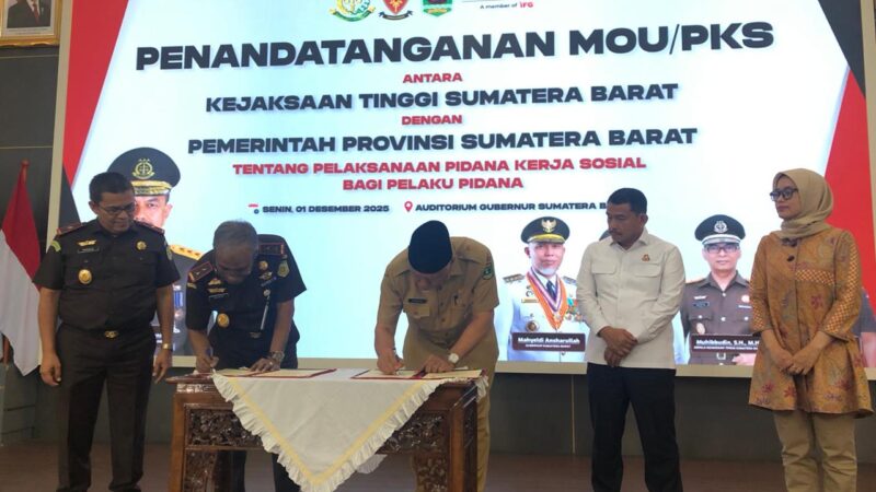 Pemprov Sumbar menjalin kerja sama tentang pelaksanaan kerja sosial bagi pelaku tindak pidana dengan Kejaksaan Tinggi (Kejati) Sumbar.