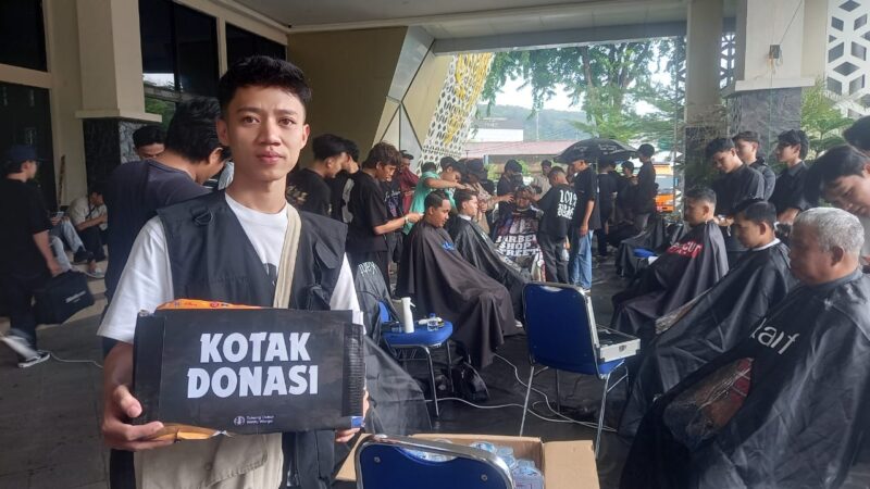 Minangkabau Barber Association (MBA), asosiasi tukang cukur rambut di Kota Padang, menggelar aksi kemanusiaan berupa penggalangan dana bagi