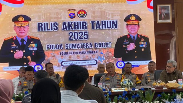 Kapolda Sumbar Irjen Pol Gatot Tri Suryanta mengungkap sebanyak 39 anggotanya dipecat atau pemberhentian tidak dengan hormat (PTDH) selama 2025.