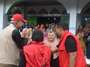 Dipimpin Ganjar dan Risma, PDI Perjuangan Distribusikan Bantuan di Agam