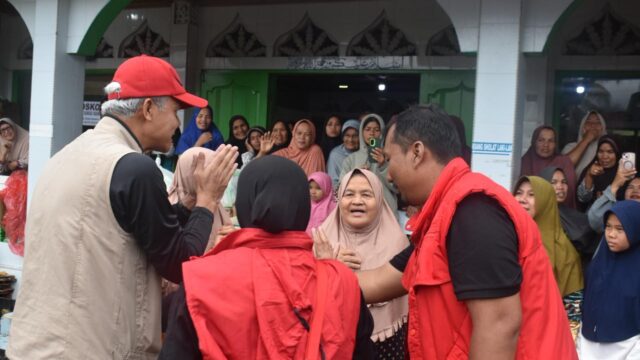 Dipimpin Ganjar dan Risma, PDI Perjuangan Distribusikan Bantuan di Agam