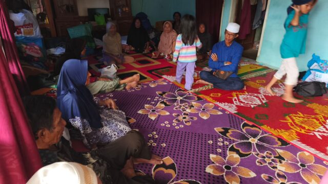 Warga Bantu Warga Nyata Adanya