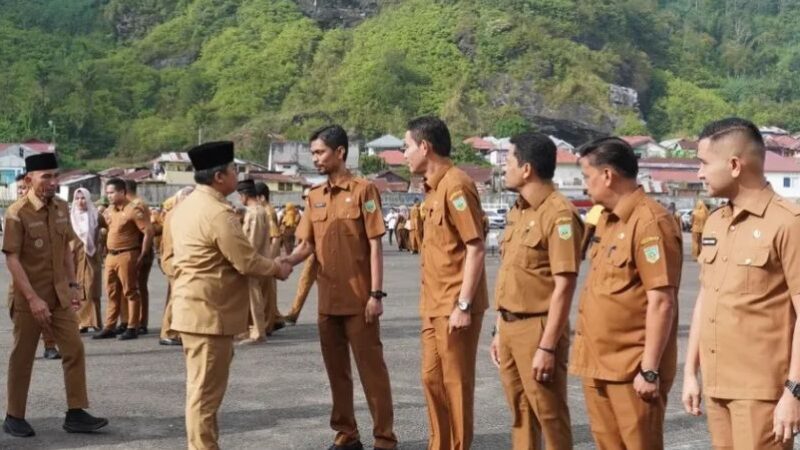 Wali Kota Padang Panjang Lantik 10 Pejabat Eselon II, Zia Ul Fikri Jabat Kepala BPKD