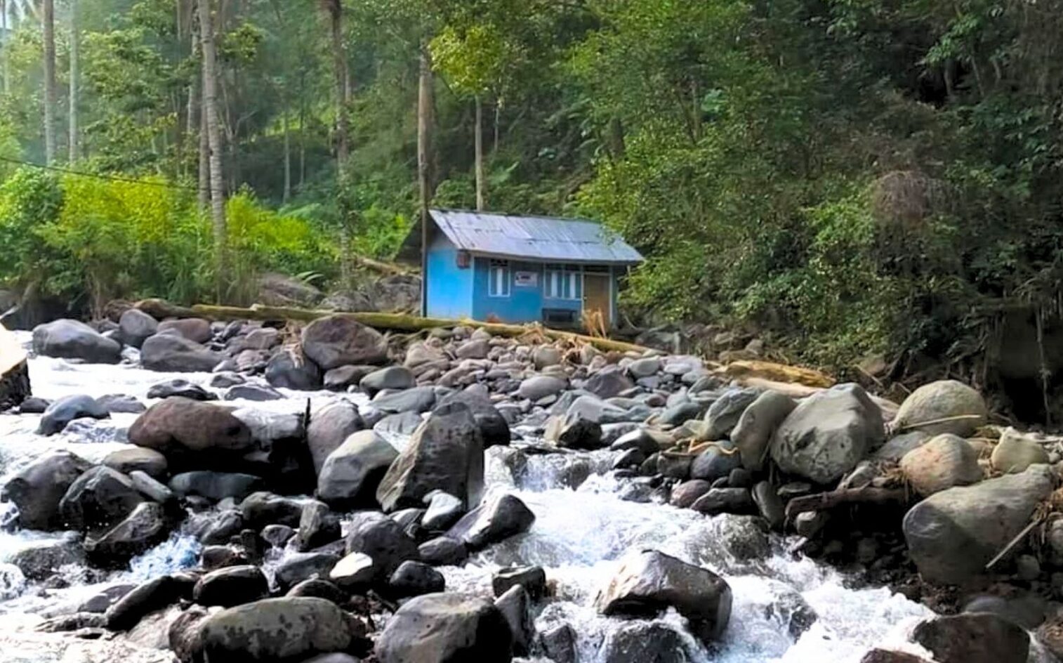 Menjajaki Transisi Energi Swadaya Warga di Kaki Bukit Barisan