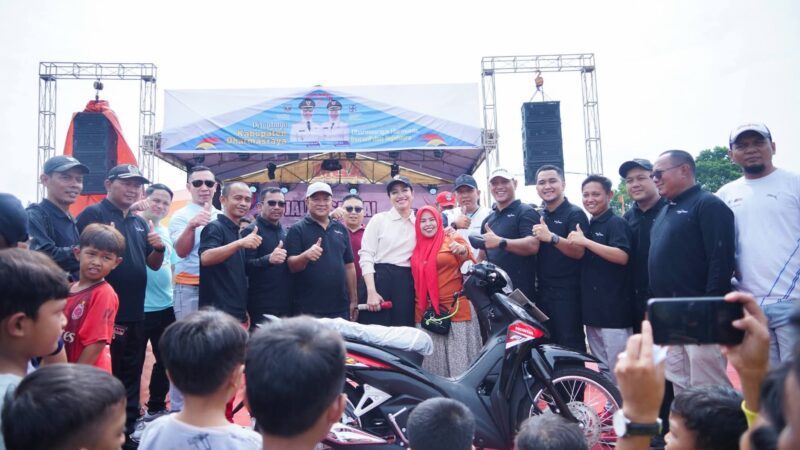 Jalan Santai HUT Ke-22 Dharmasraya, Warga Sialang Gaung Dapat Motor