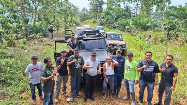 Bupati Pasbar Tinjau Akses Jalan Alternatif Jembatan Panjang–Talu