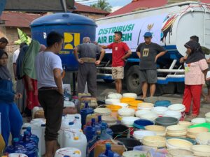 Baznas Padang Salurkan 520.000 Liter Air Bersih Bantu Atasi Kekeringan