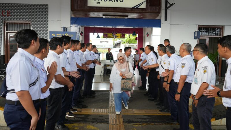 Hari Pertama Operasional, Tempat Duduk KA Lembah Anai Rute Padang-Kayutanam (PP) Nyaris Terjual Habis