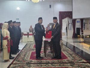 Gubernur Mahyeldi Lantik 6 Pejabat Eselon II Pemprov Sumbar