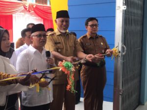 Wamendikdasmen Resmikan Revitalisasi Sekolah di Padang