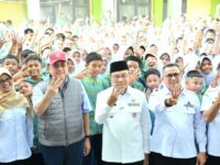 Anggota DPD Salurkan PIP di SMPN 3, Wawako Maigus: Sejalan dengan Progul Padang Juara