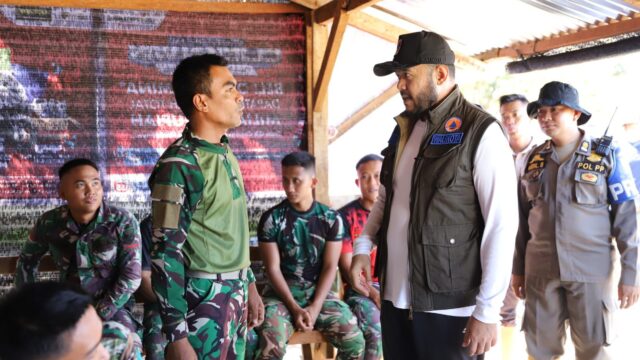 Wako Padang Tinjau Gotong Royong Gabungan di Kampung Apa