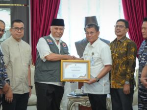 Pemko dan Warga Batam Salurkan Rp4,56 Miliar untuk Korban Bencana Sumbar