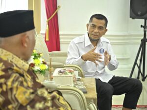 Fokus Rehabilitasi Rumah Ibadah dan Sekolah, Peradi Salurkan Donasi Rp2,3 Miliar untuk Bencana Sumbar