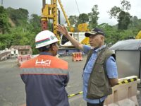 Target Rampung Jelang Lebaran, Gubernur Mahyeldi Tinjau Perbaikan Jembatan Kembar Padang Panjang