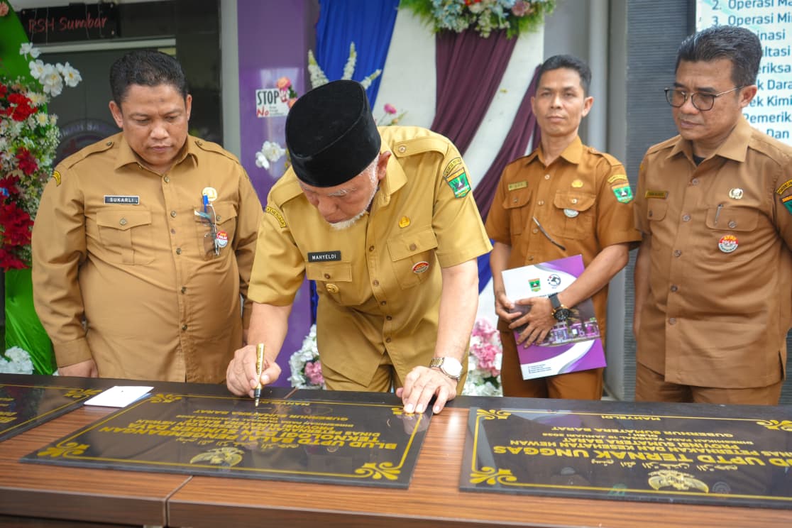 Gubernur Mahyeldi Resmikan BLUD 3 UPTD Peternakan Sumbar