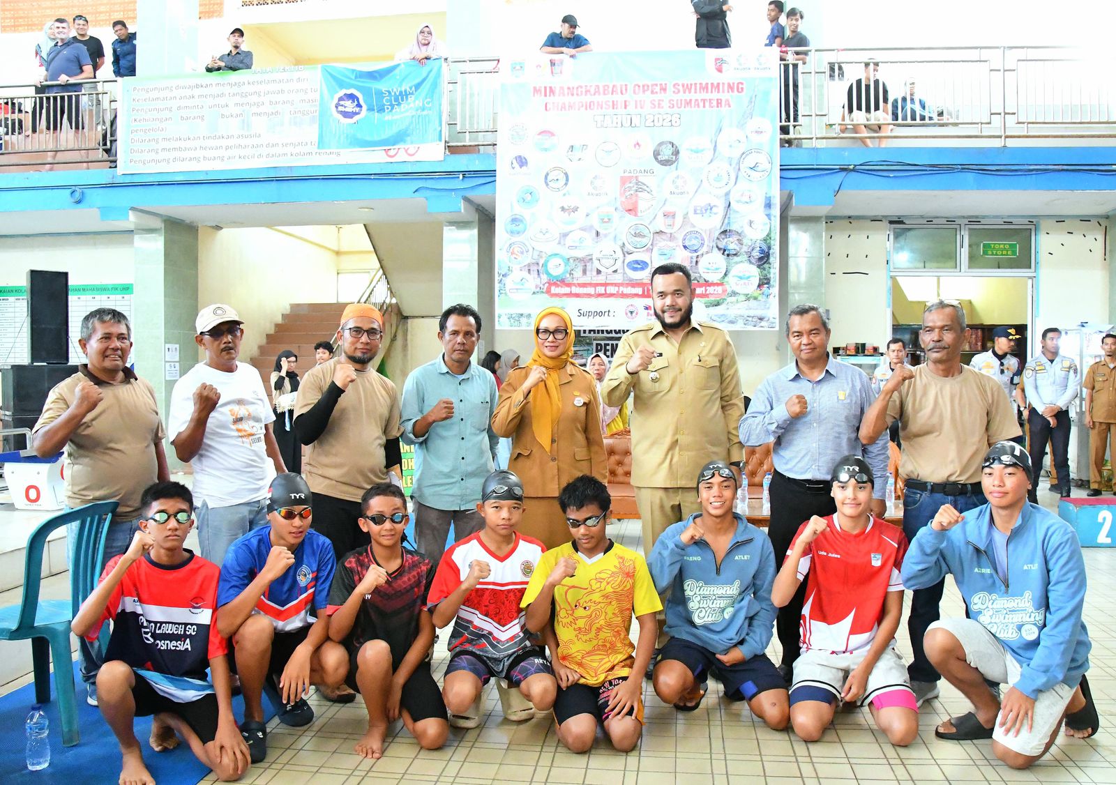 Diikuti 311 Atlet, Wako Padang Buka Kejuaraan Renang tingkat Sumatera