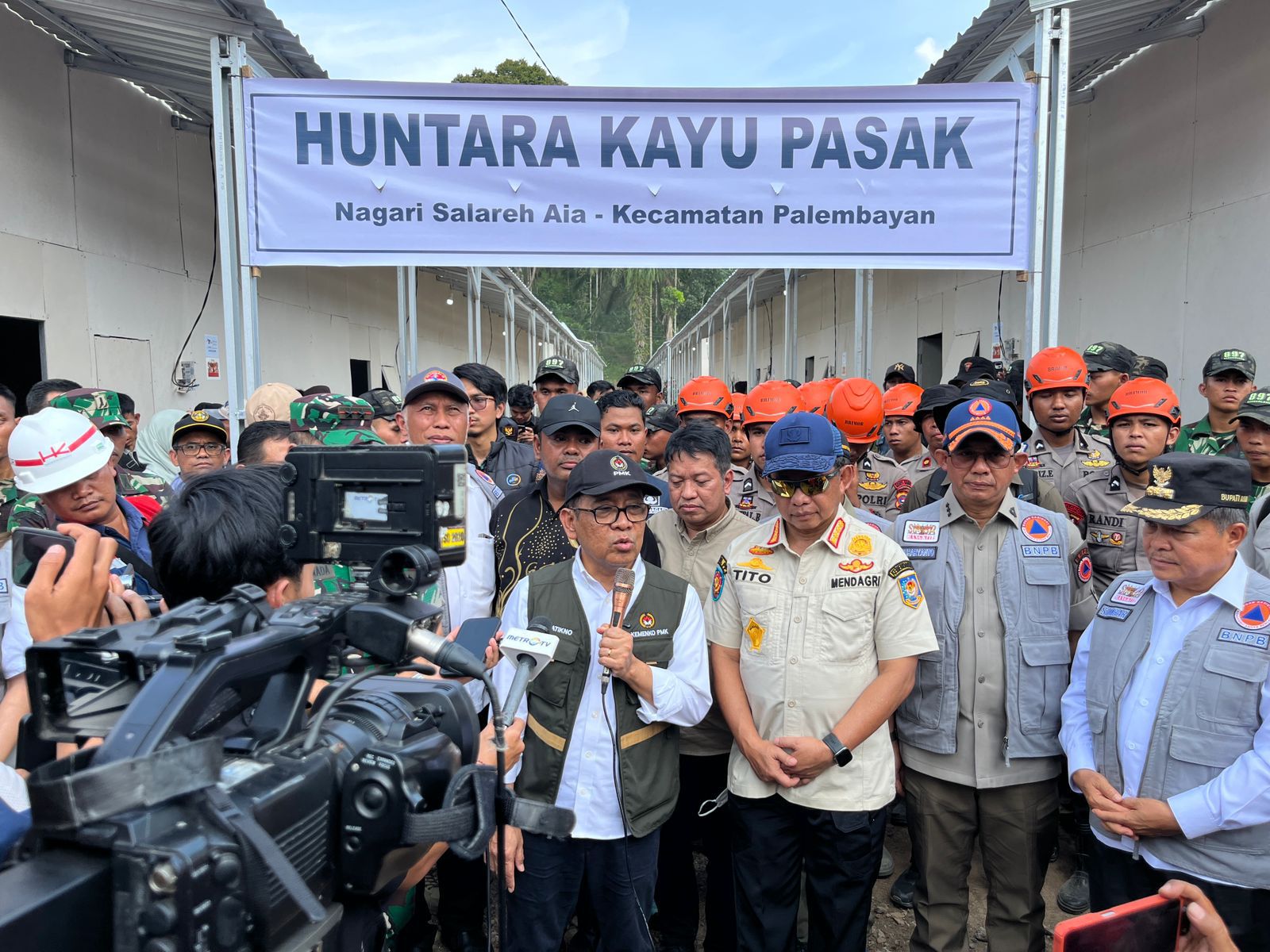 BNPB Bangun 267 Huntara di Sumbar, Penyintas Banjir Berangsur Tinggalkan Lokasi Pengungsian
