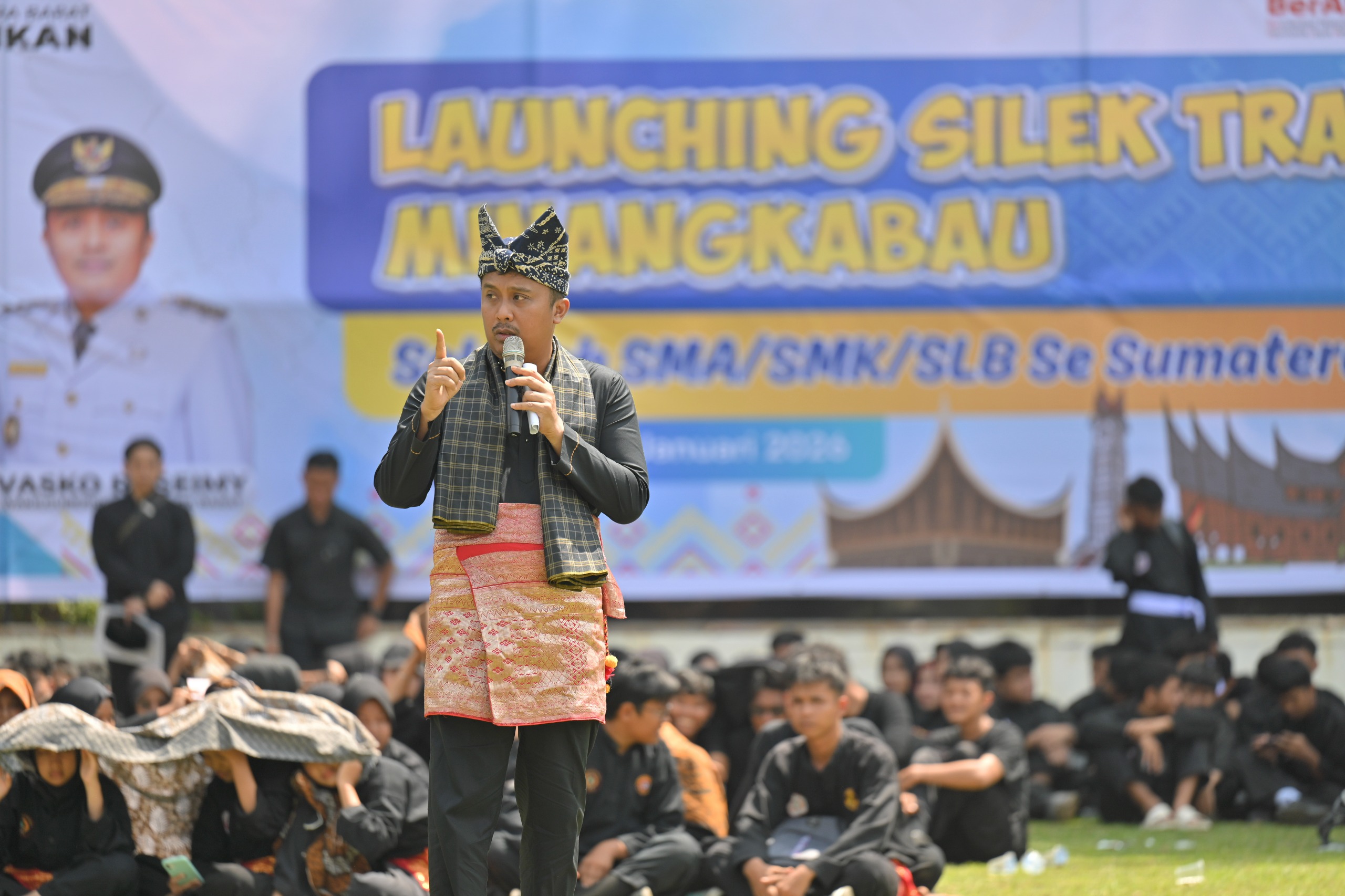 Pemprov Sumbar Resmikan Silek Tradisi Minangkabau sebagai Ekstrakurikuler Wajib di SMA dan SMK
