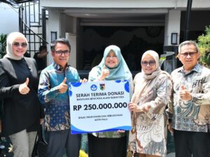 Pemko Palu Salurkan Rp250 Juta untuk Korban Bencana di Padang