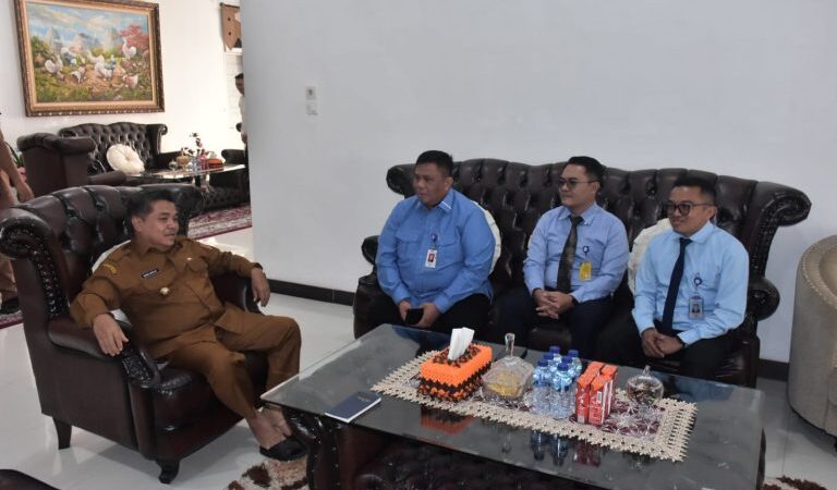 Mulai Bertugas di Lubuk Basung, Kacab Bank Nagari Sambangi Bupati Agam