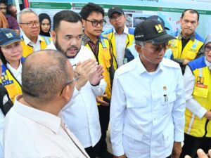 Tujuh orang korban kecelakaan mobil box yang jatuh ke jurang di Flyover Kelok 9, Kabupaten Lima Puluh Kota, Sumatra Barat (Sumbar)