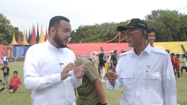 Segera Direnovasi, Menteri PU Cek Stadion Haji Agus Salim Padang