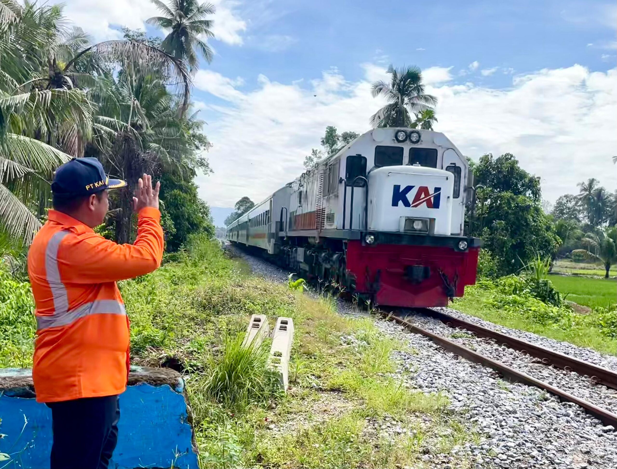 Tingkatkan Keselamatan Menjelang Lebaran, KAI Divre II Sumbar Lakukan Cek Lintas Kuraitaji-Cimparuh