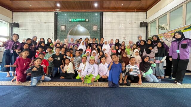 Tanamkan Empati Sejak Dini, Mahasiswa Psikologi UPI YPTK Padang Gelar Program ProSosial untuk Anak-Anak