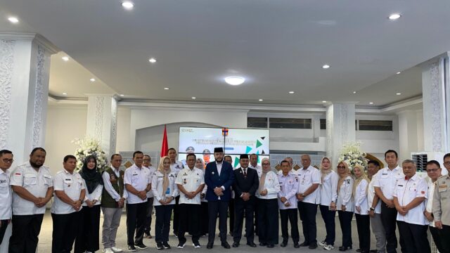 Wali Kota Padang, Fadly Amran melantik Raju Minropa sebagai Penjabat Sekretaris Daerah (Pj Sekda) pada Rabu (21/1/2026) di Gedung Putih Rumah