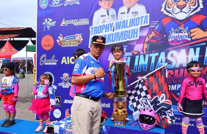 Sebanyak 238 anak usia dini dari berbagai daerah di Indonesia ambil bagian dalam ajang Lintasan Biru Pushbike Competition di GOR Kubu Gadang