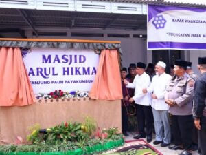 Wakil Wali Kota Payakumbuh Elzadaswarman mengajak masyarakat untuk kembali menghidupkan masjid sebagai pusat pembinaan keagamaan, magrib