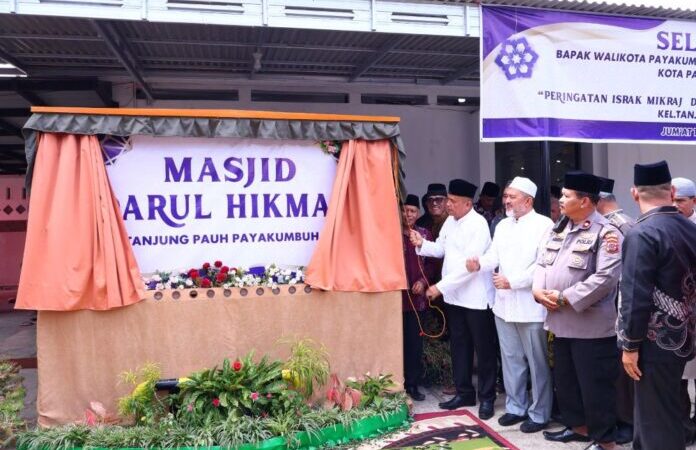 Wakil Wali Kota Payakumbuh Elzadaswarman mengajak masyarakat untuk kembali menghidupkan masjid sebagai pusat pembinaan keagamaan, magrib