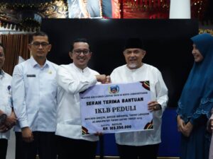 Bupati Tanah Datar Eka Putra menerima bantuan dari Ikatan Keluarga Lintau Buo IX Koto (IKLB) Jabodetabek dan AP3MI