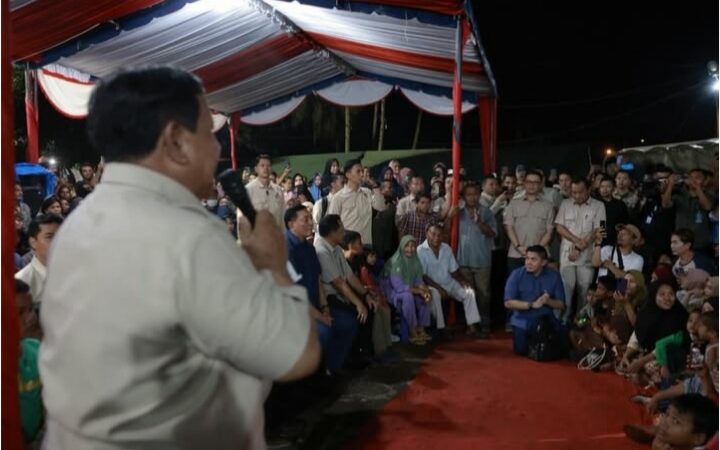 Momen Tahun Baru 2026 menjadi momen spesial bagi ratusan warga terdampak banjir di Posko Pengungsian Desa Batu Hula, Kecamatan Batang Toru,