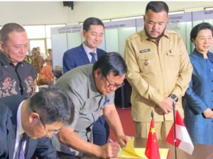 Pemerintah Kota (Pemko) Padang bakal mengirim sejumlah siswa berprestasi ke Tiongkok (Cina) untuk menimba ilmu.