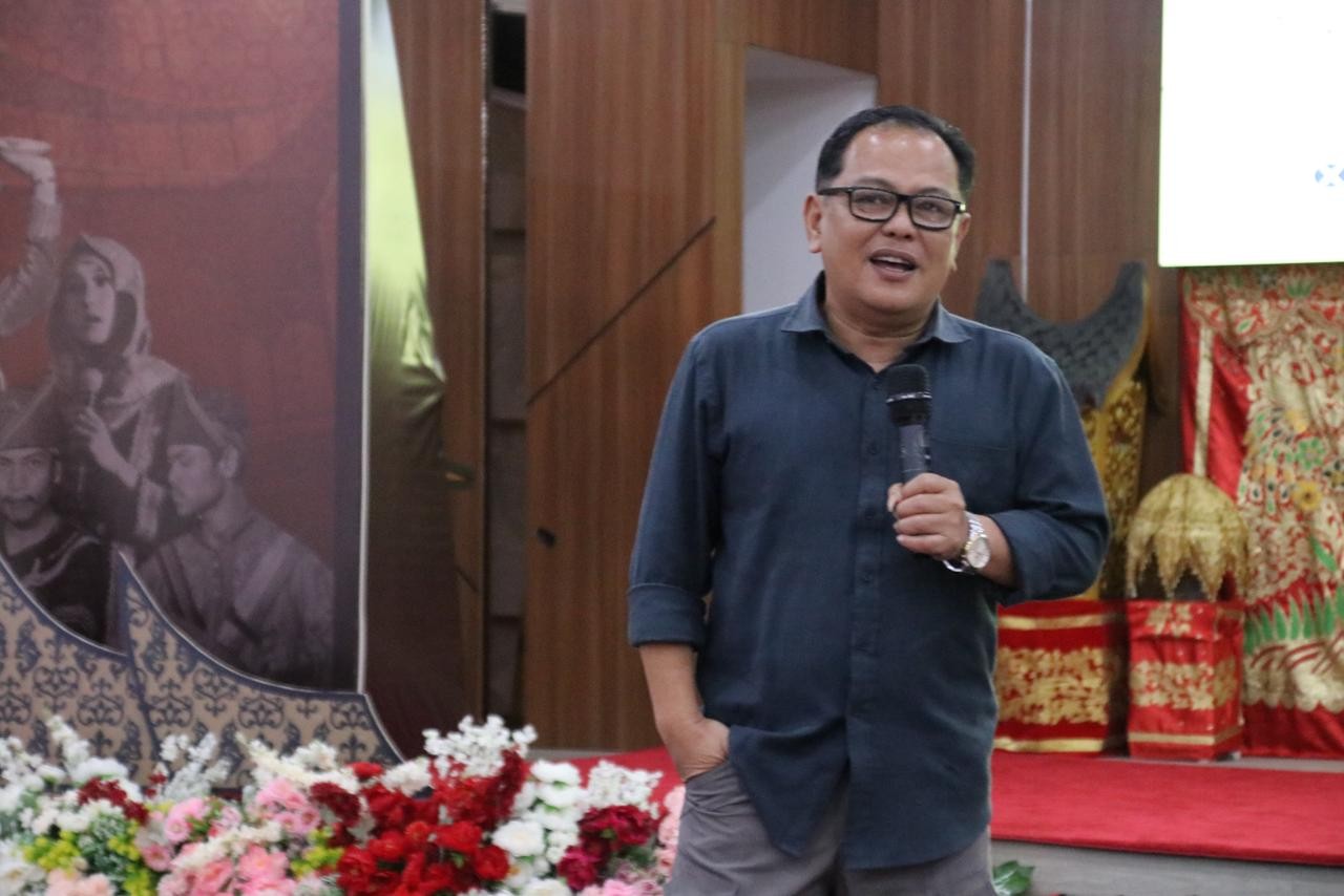 Tentang Bangsa-Negara Angkuh dan Runtuh