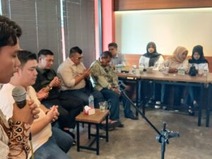 Calon Ketua DPC Peradi Suara Advokat Indonesia (SAI) Padang periode 2026-2030, Martry Gilang Rosadi, melangsungkan doa bersama dengan ratusan