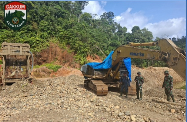 Gakkum Kehutanan Wilayah Sumatra bersama Tim Satgas Halilintar PKH melakukan operasi penertiban penambangan emas tanpa izin (PETI)