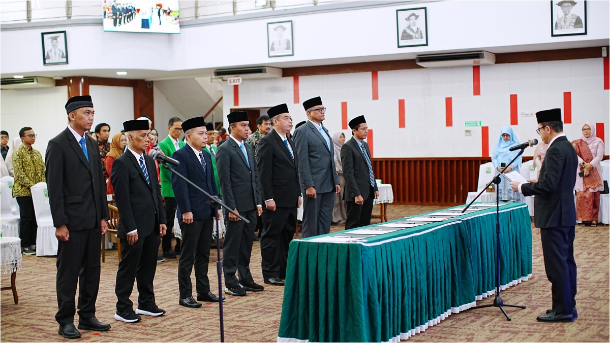 Rektor UNAND Lantik Direktur dan Sejumlah Pejabat, Perkuat Konsolidasi Menuju World Class University